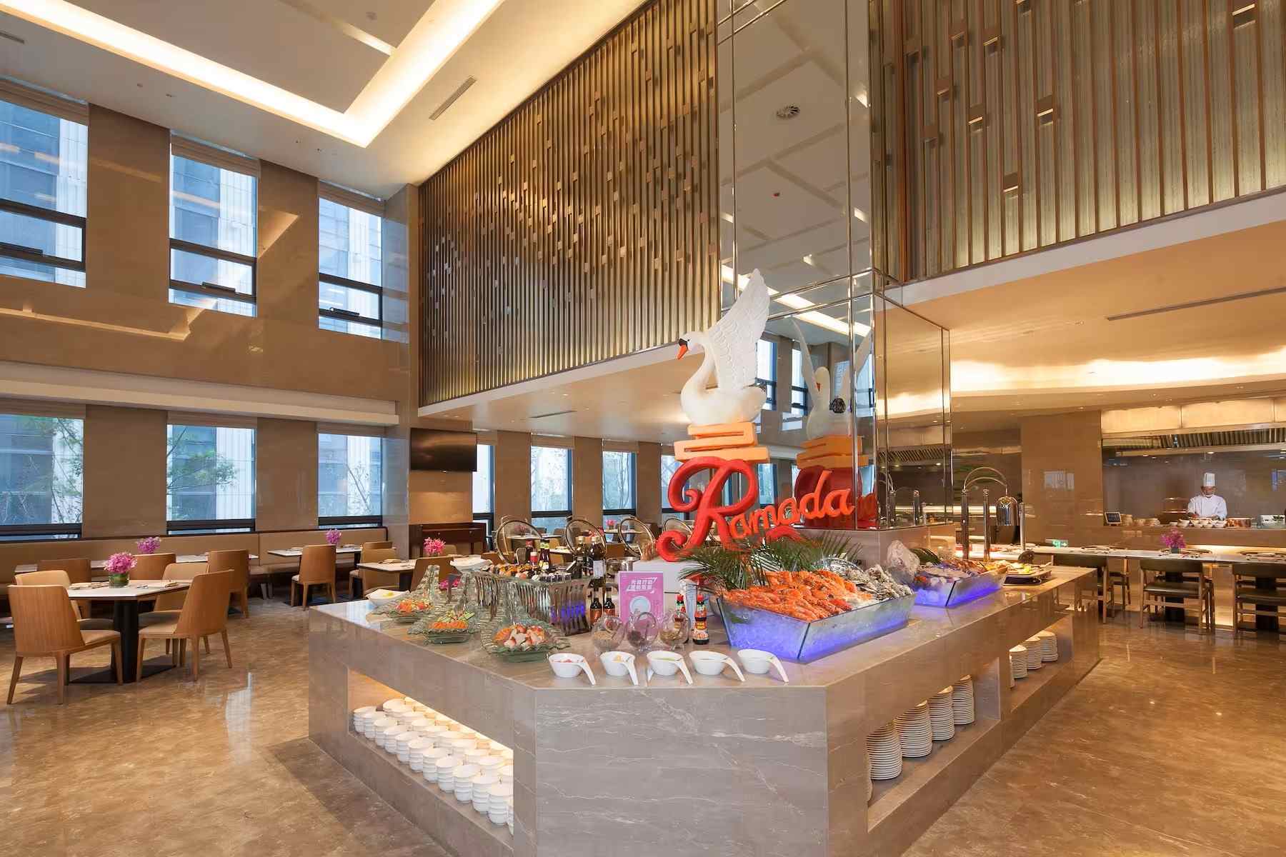 华美达酒店家具