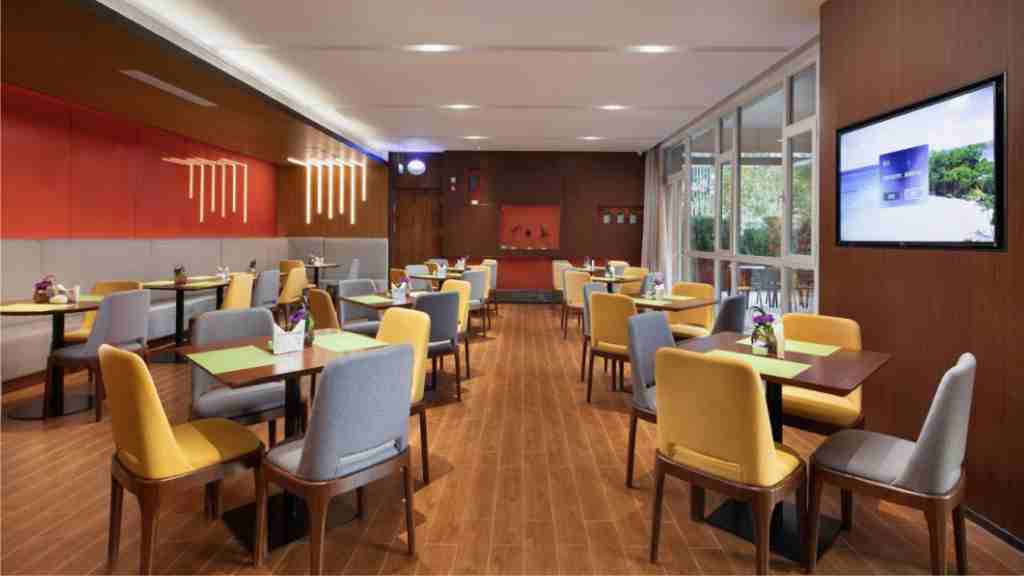 【餐厅家具】希尔顿欢朋酒店